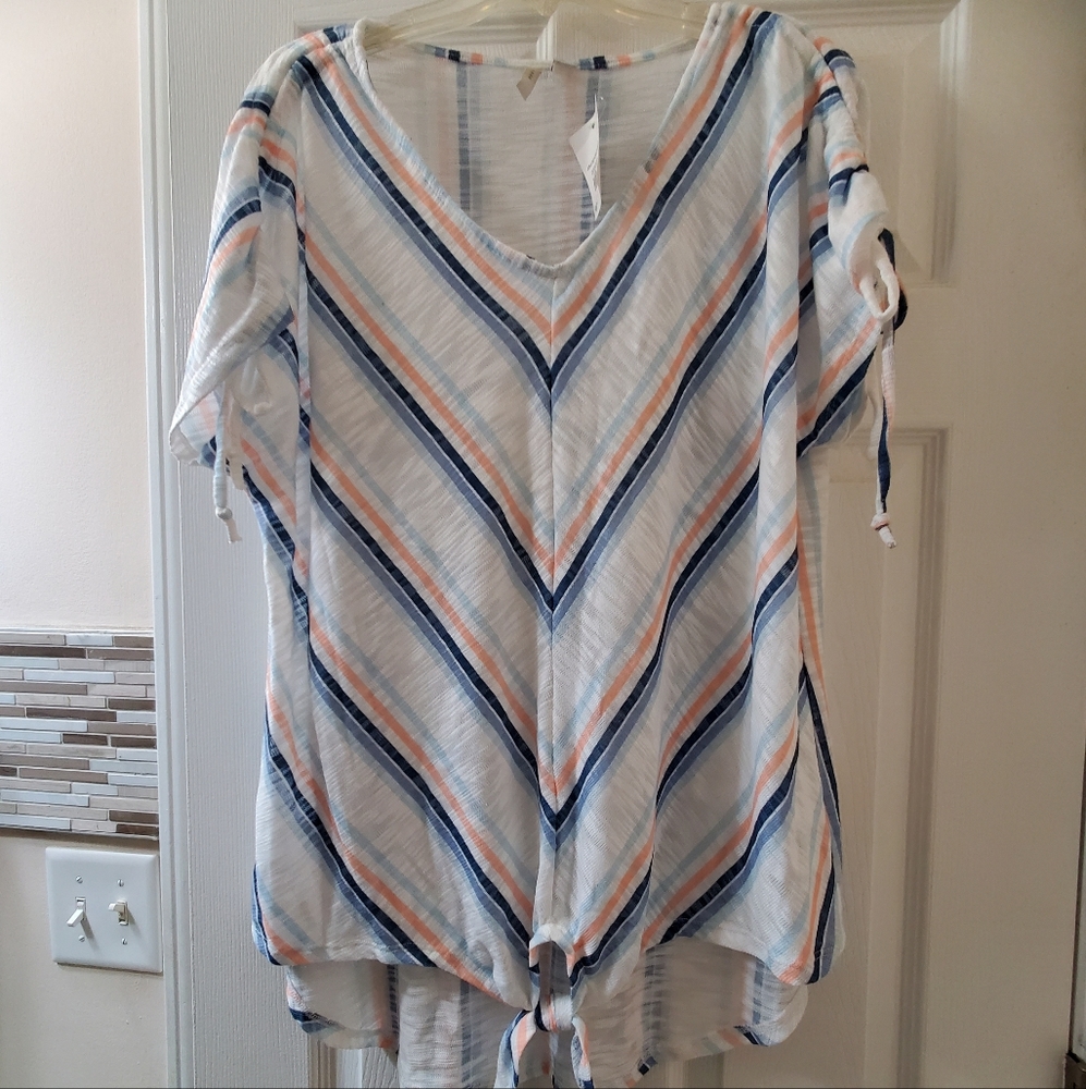 Women's short sleeve shirt with tie ends
